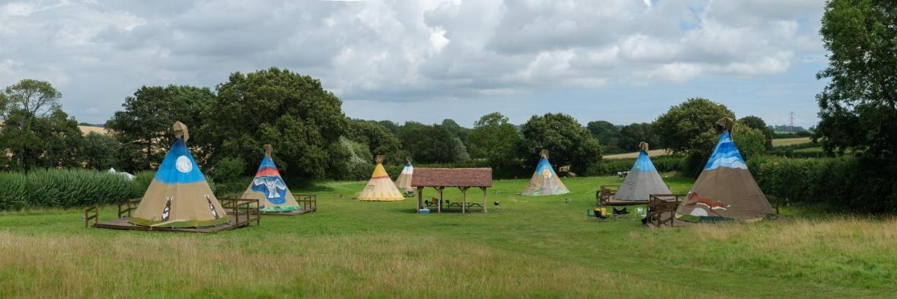 Big Sky Tipi Holidays Wartling Buitenkant foto