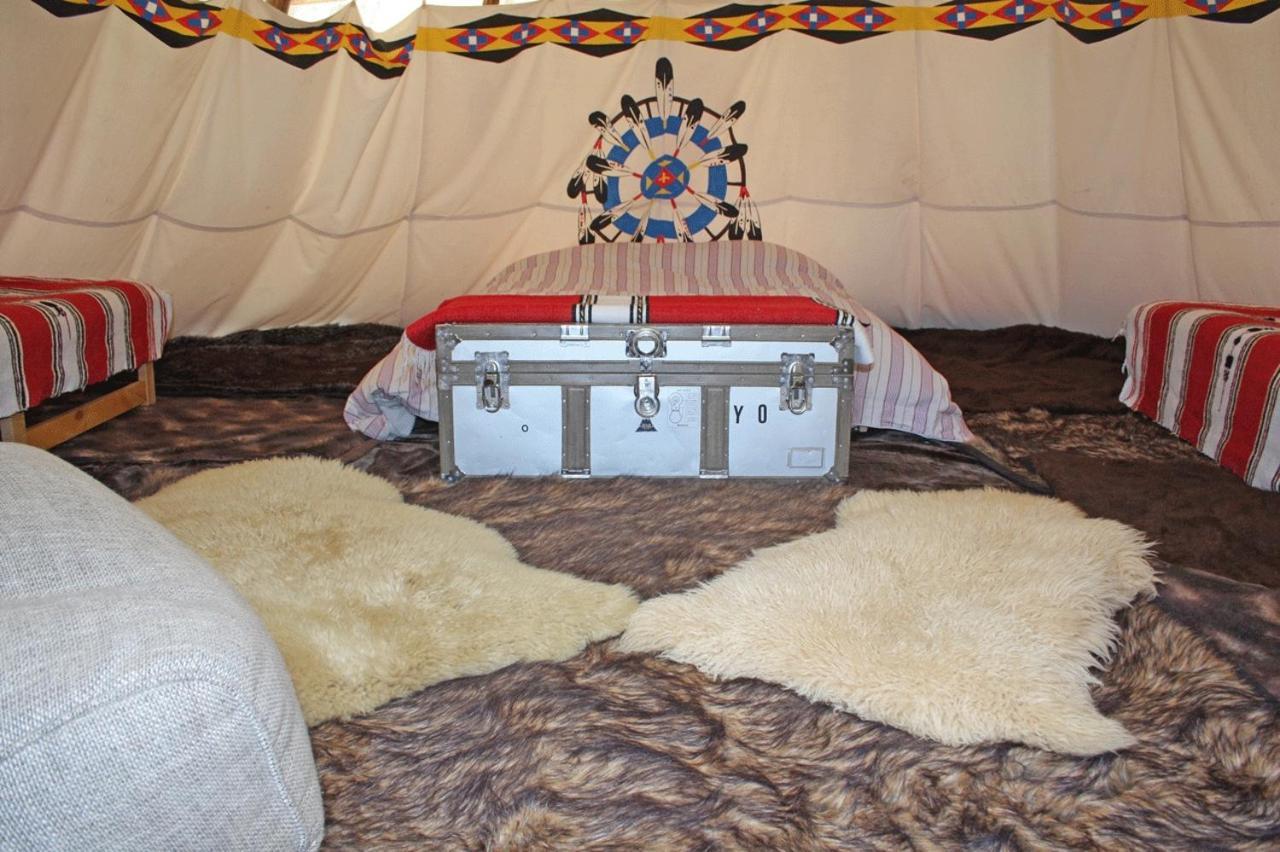 Big Sky Tipi Holidays Wartling Buitenkant foto