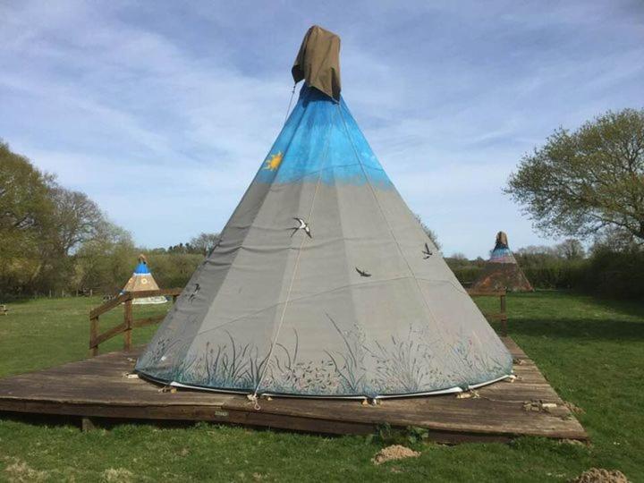 Big Sky Tipi Holidays Wartling Buitenkant foto