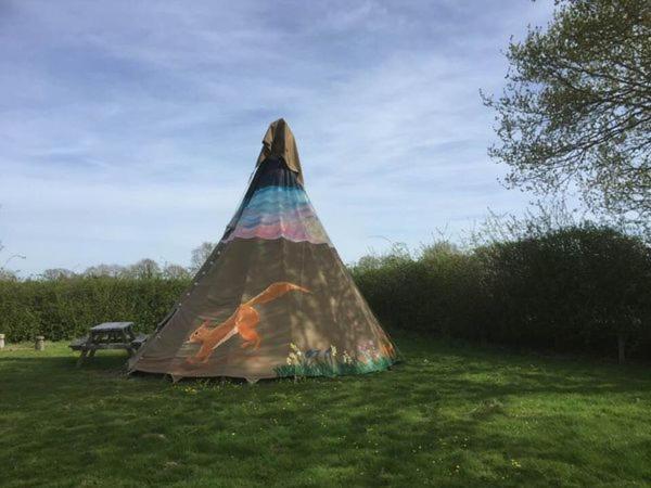 Big Sky Tipi Holidays Wartling Buitenkant foto