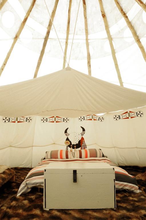 Big Sky Tipi Holidays Wartling Buitenkant foto